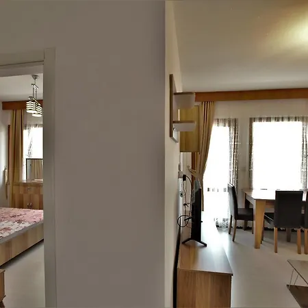 Monna Roza Maxx Apartment *